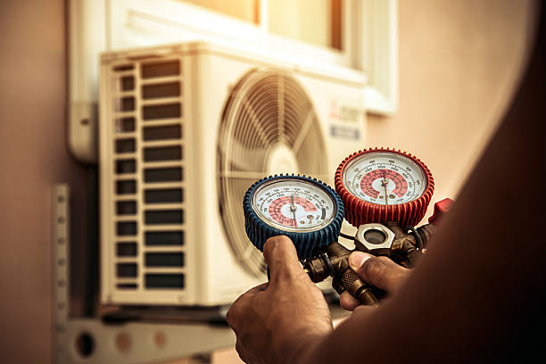 Professional Ductwork Repair technician working in Beasley, TX